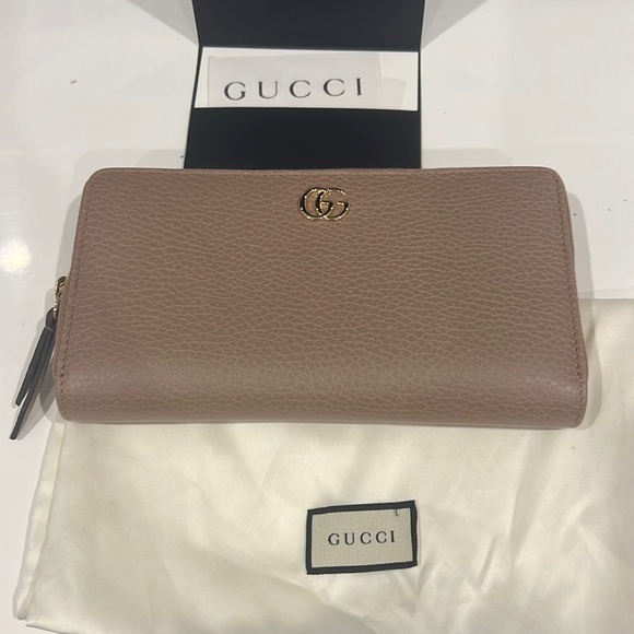 Gucci Accessories - Gucci wallet new
